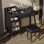 Ensemble de coiffeuse moderne avec tiroirs, armoire et station de charge, ensemble de coiffeuse avec tabouret pour chambre à coucher ou petit espace, Modern