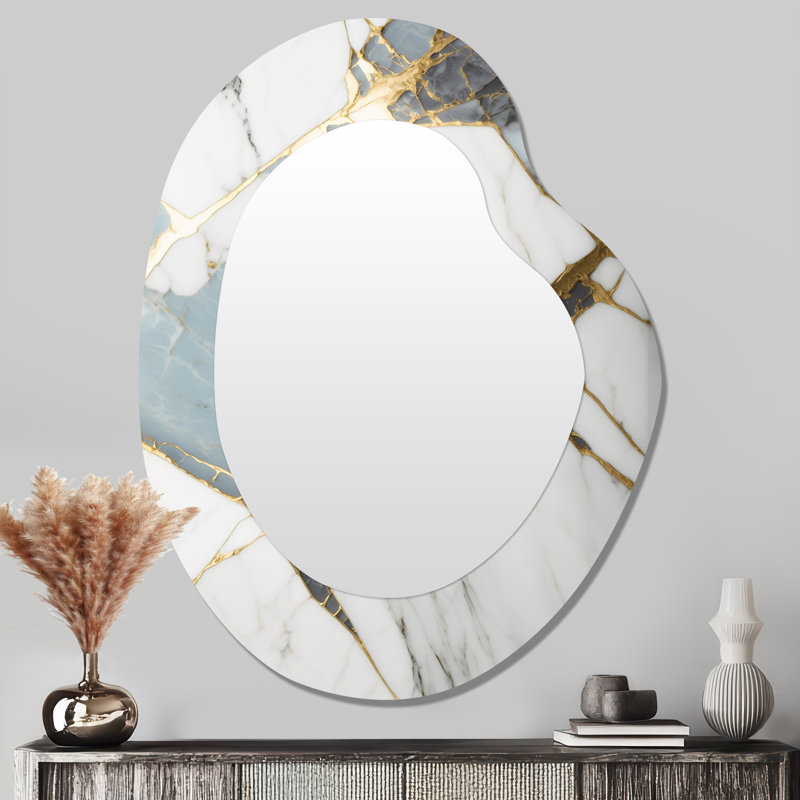 Abstrait géode doré et marbre blanc I - grand miroir asymétrique en marbre, miroir mural décoratif de forme unique moderne, impression d'art en métal