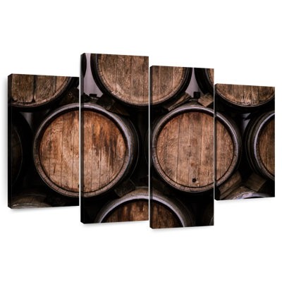 Barils de vin empilés Yarlin