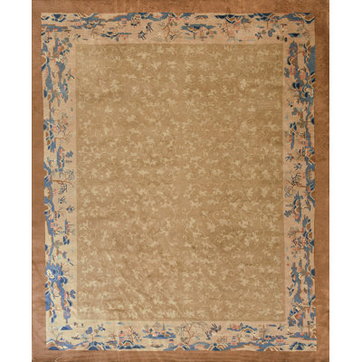 Tapis chinois antique à motif floral beige noué à la main de couleur ivoire antique