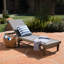 Chaise longue d'extérieur en bois d'acacia gris avec siège en filet gris foncé, source durable
