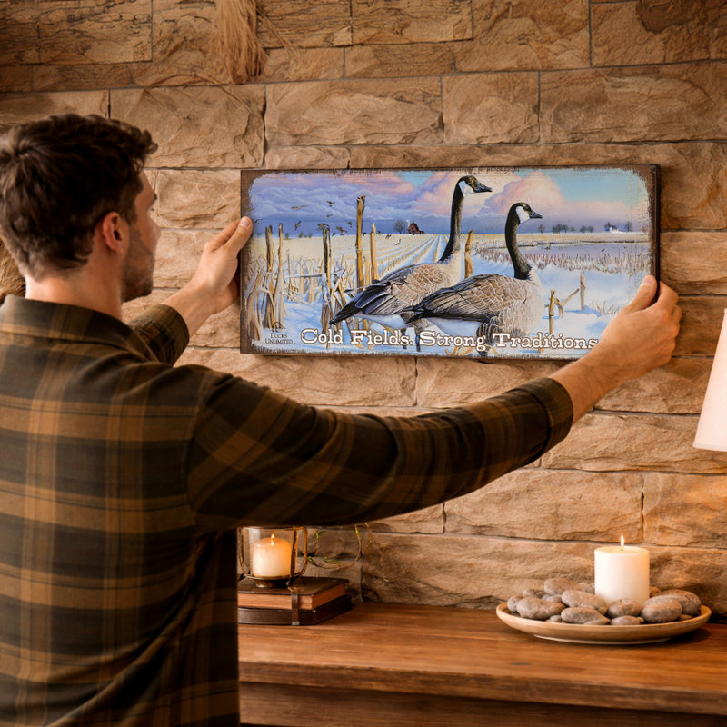 Bernaches du Canada, 30 x 76 cm, Panneau « Champs froids. Traditions fortes »
