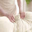Causeuse en tissu de chenille pour canapé modulaire avec causeuse en nuage, conception de dossier à coussin touffeté, conception ergonomique, mousse haute densité, accoudoirs élégants, base en bois de haute qualité, convient aux salons.