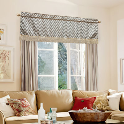 Jacquard en polyester Aninye Corrigan Studio®, jacquard en polyester, avec franges, argent, 60 po x 18 po, cantonnière droite avec passe-tringle