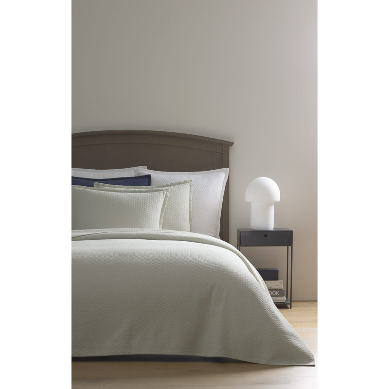 Tracey Sham, Standard, White
