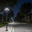 Lampadaire solaire extérieur de 42 cm (16,5 po), 648 DEL, compatible avec les poteaux de 7,6 cm (3 po) et 6 cm (2 3/8 po), étanche IP65, télécommande incluse (poteau non inclus).-1604465373-1604465374