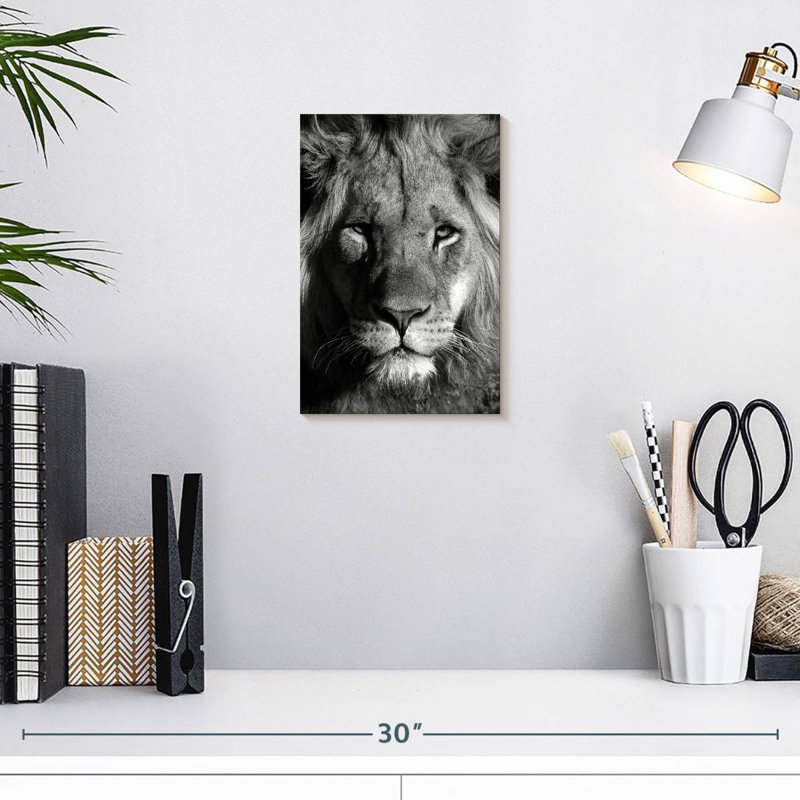 Brampt Monochromatic Lion Head, 12" H x 8" W