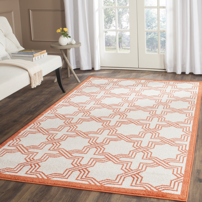 Mclaughlin Geometric Indoor / Outdoor Area Rug, Rectangle 122 x 183 cm