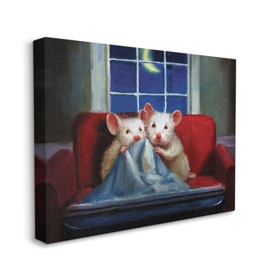 Souris domestiques se blottissant sous une couverture devant la télé par Lucia Heffernan - impression