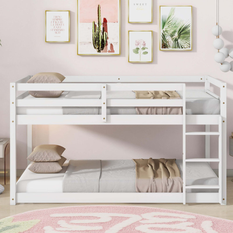 Lit superposé simple au-dessus d'un lit simple en bois d'hévéa blanc avec échelle et plateforme à lattes renforcées, Blanc