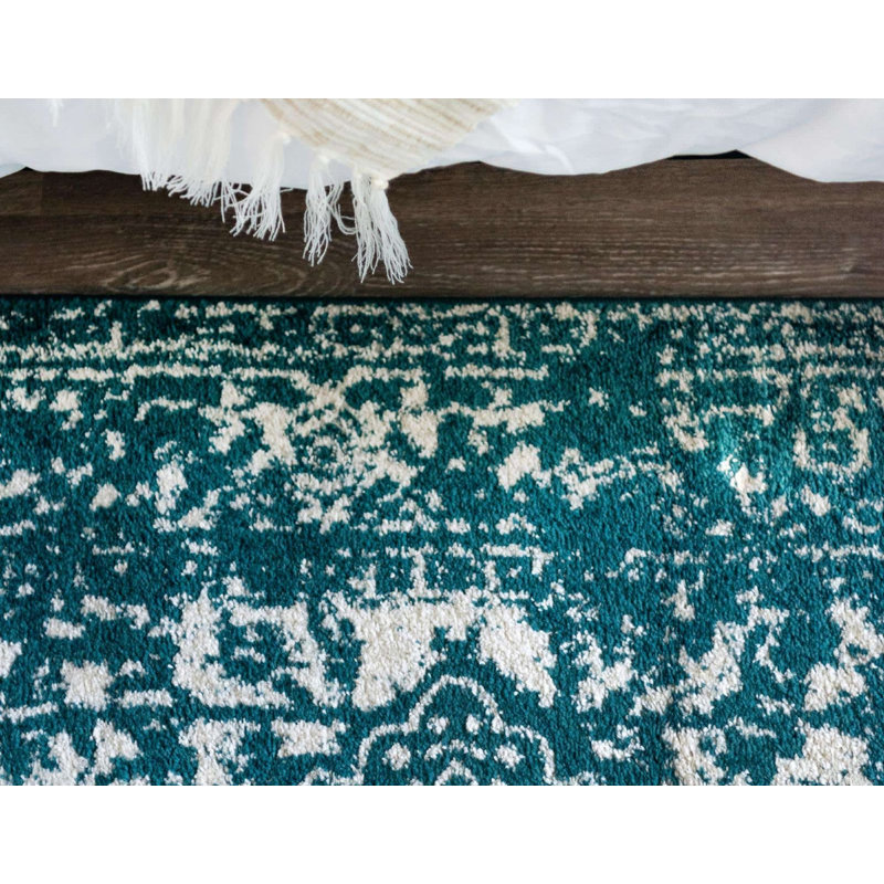 Madline Oriental Indoor Rug, Square 7'10"