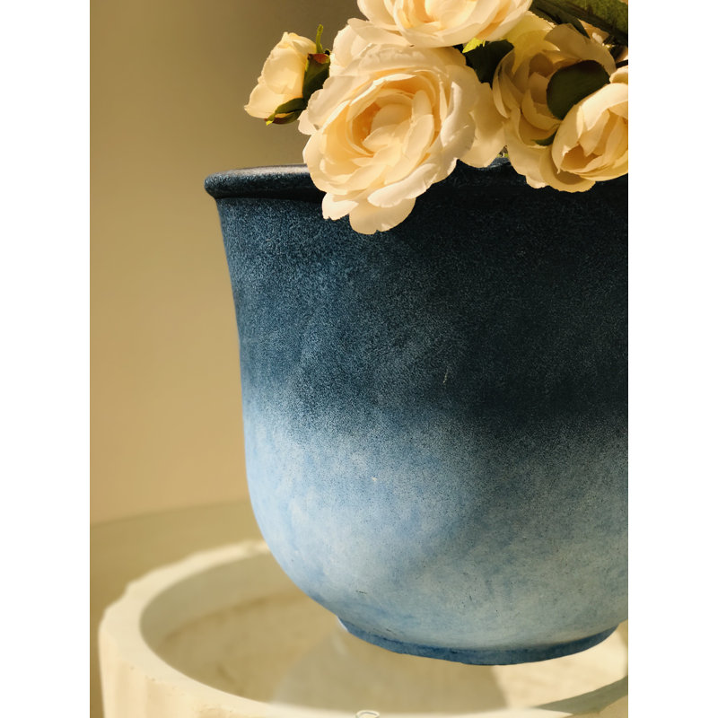 Pot de fleurs en béton Jetter, H 15,7 po x l 18,9 po x P 18,9 po, Bleu