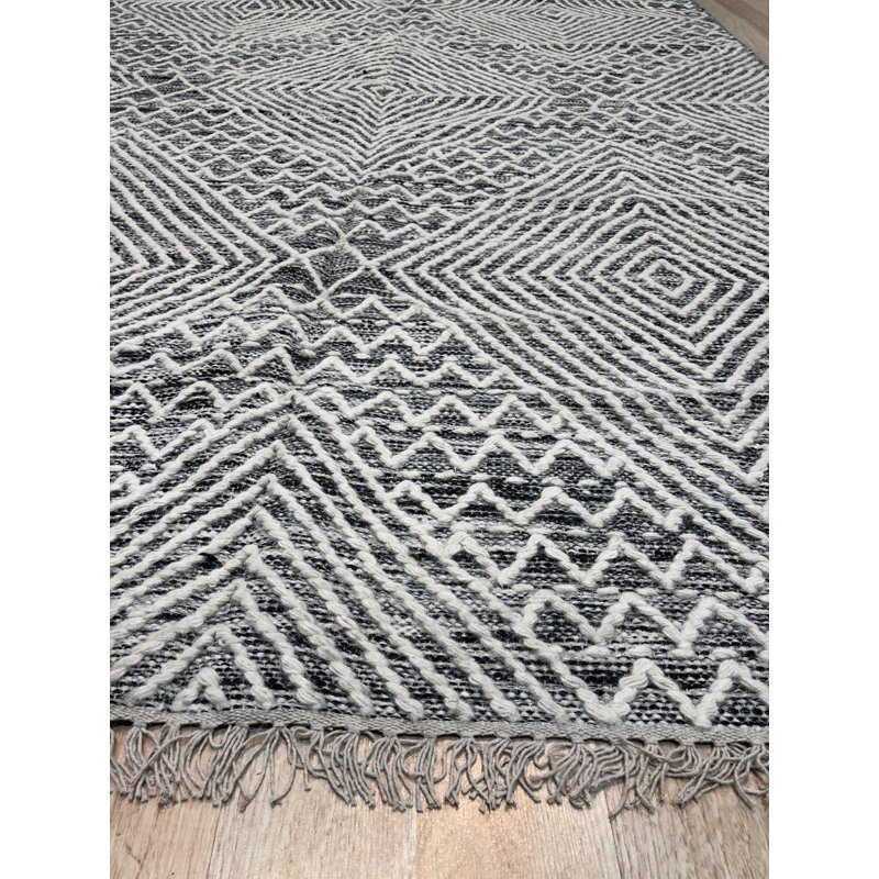 Tapis noir en laine à motif géométrique fait à la main Kilim, Rectangle 5 pi x 8 pi