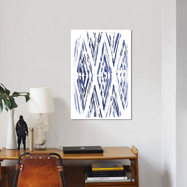 «Indigo Batik Vignette VI» par June Erica Vess - reproduction d'art sur toile tendue, H 40 po x l 26 po x P 1,5 po