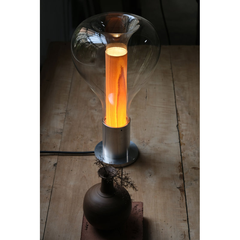Lampe de table Eris par Mayice Studio, Aluminium, Hêtre naturel