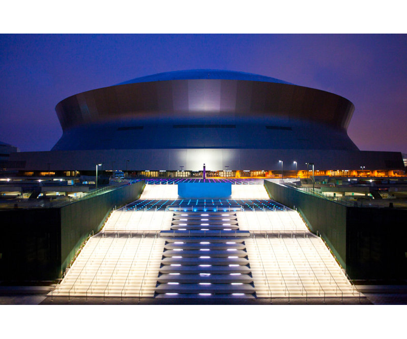 Mercedes Superdome, H 16 po x l 24 po