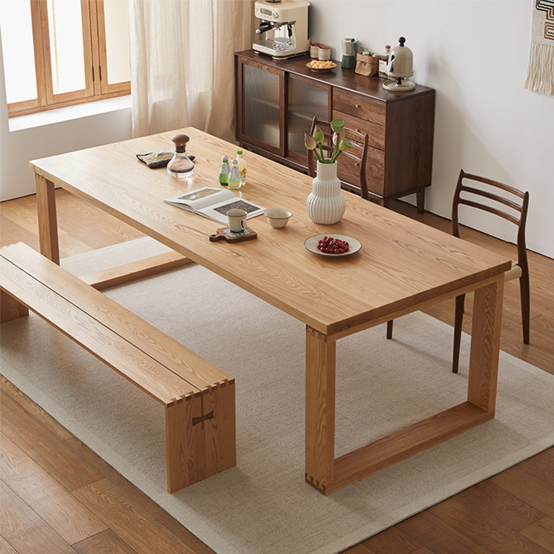 Table de salle à manger en bois massif de style français., H 29,5 po x L 78,7 po x l 35,4 po