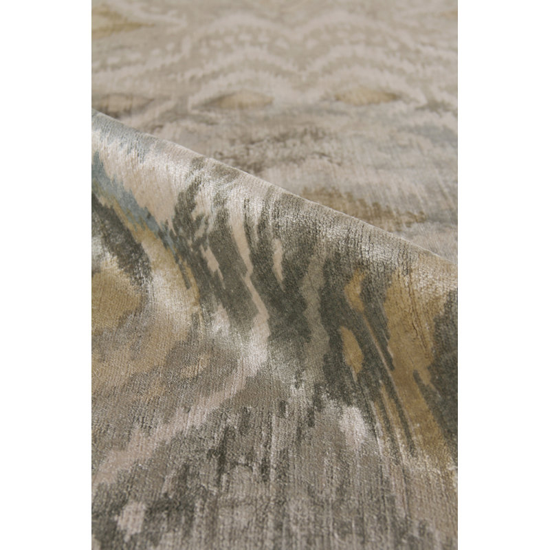 Koda Damask Area Rug in Gray, Rectangle 8' x 10'