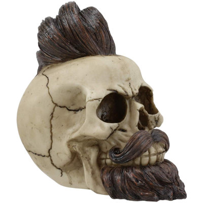 Crâne à poils et barbu