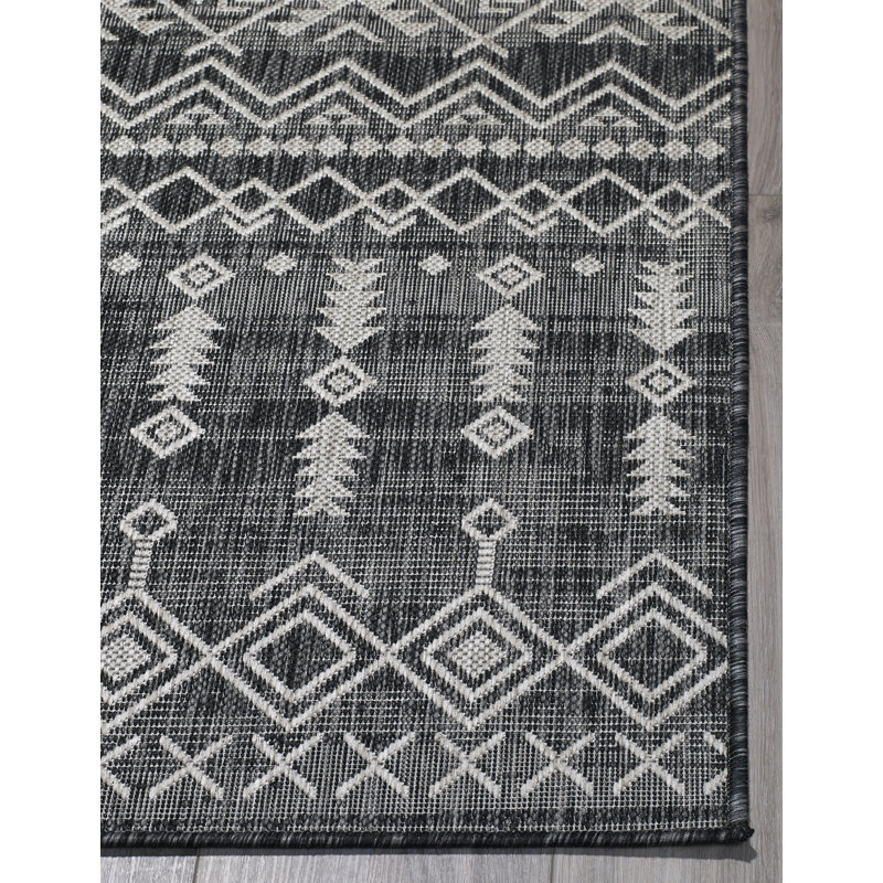 Jeton Geometric Indoor / Outdoor Rug, Rectangle 7'8" x 9'8"