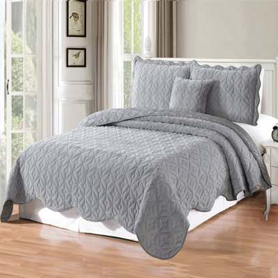 Polyester Solid Colour Coverlet with Pillow Shams