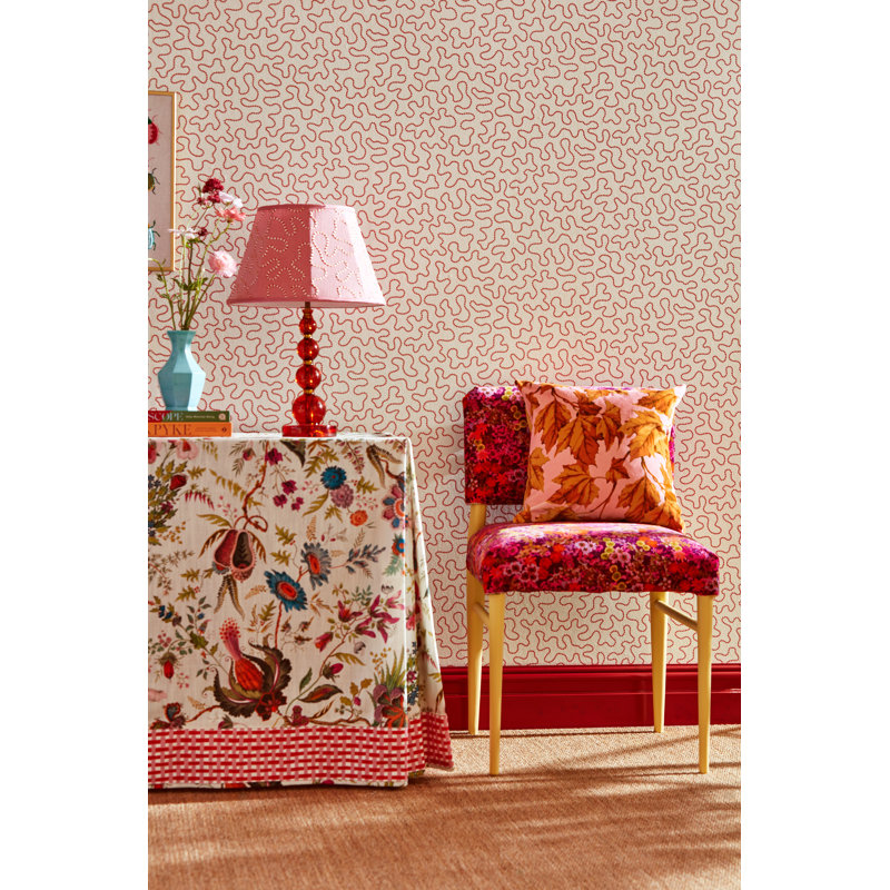 Wiggle 10.05m x 52cm Matte Wallpaper Roll, Pink