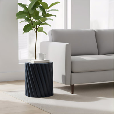 Table d'extérieur moderne avec design cannelé
