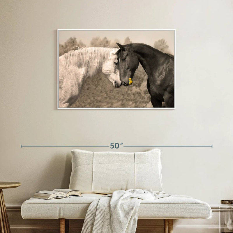 Doux chevaux noirs et blancs, Cadre flottant blanc, 37 po x 25 po