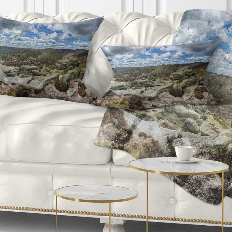Coussin lombaire avec nuages et pierres