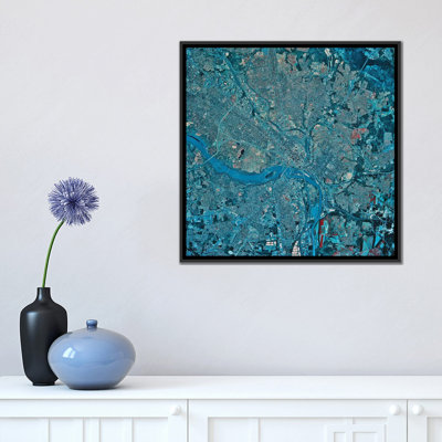 " Richmond, Virginia " by Stocktrek Images