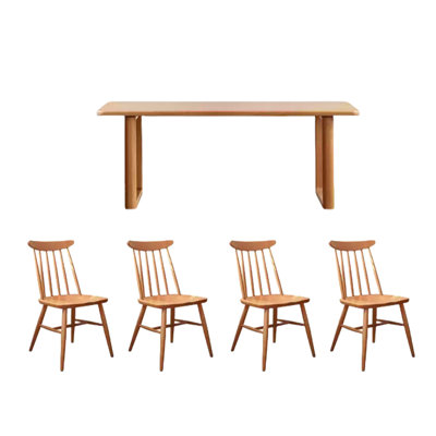Une table de salle à manger robuste et durable en cerisier