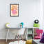 Fille flottant dans un cadre flottant fraise, design par Hannah Moren-786480822-786480823