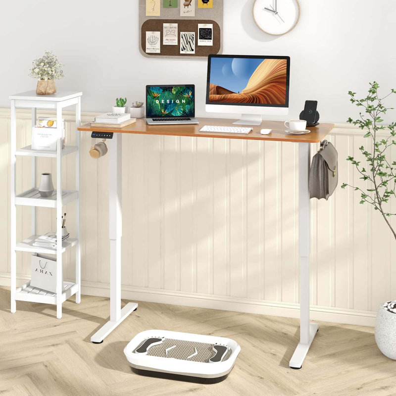 Bureau debout électrique 55 "x 24" Latitude Run® avec 3 réglages de hauteur mémoire et 2 crochets de suspension brun, Blanc