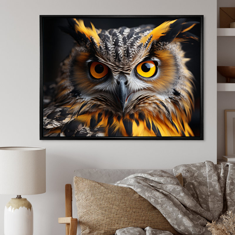 «Yellow Owl Wise Portrait I», reproduction sur toile, H 34 po x l 44 po x P 1,5 po, Cadre flottant noir