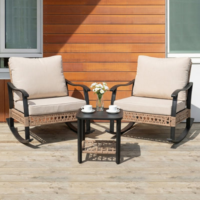 Ensemble de conversation en rotin de patio 3 pièces avec table d'appoint à 2 niveaux, chaises berçantes