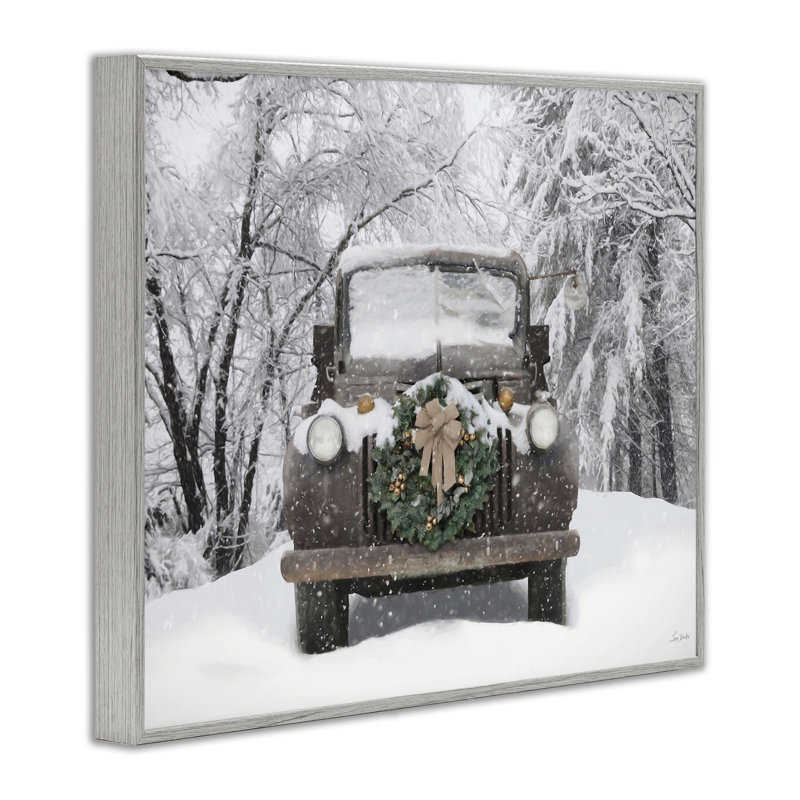 «Wreathed Truck in Snow», estampe numérique, conception par Lori Deiter, H 16 po x l 20 po, Estampe numérique Farmhouse
