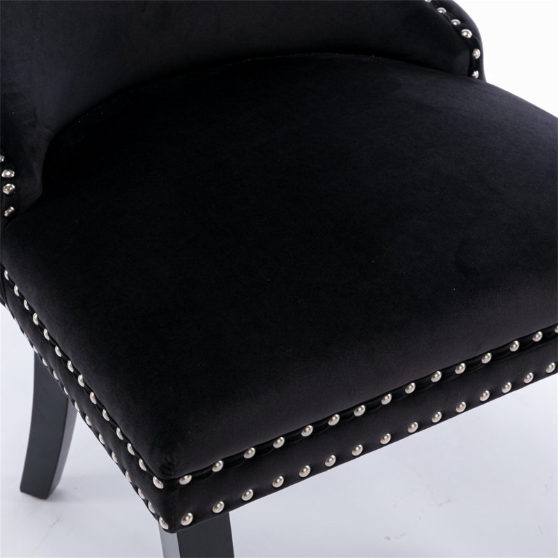 Chaise de salle à manger rembourrée à oreilles avec garniture cloutée et pieds en bois massif, noir, SW8809BK, KD