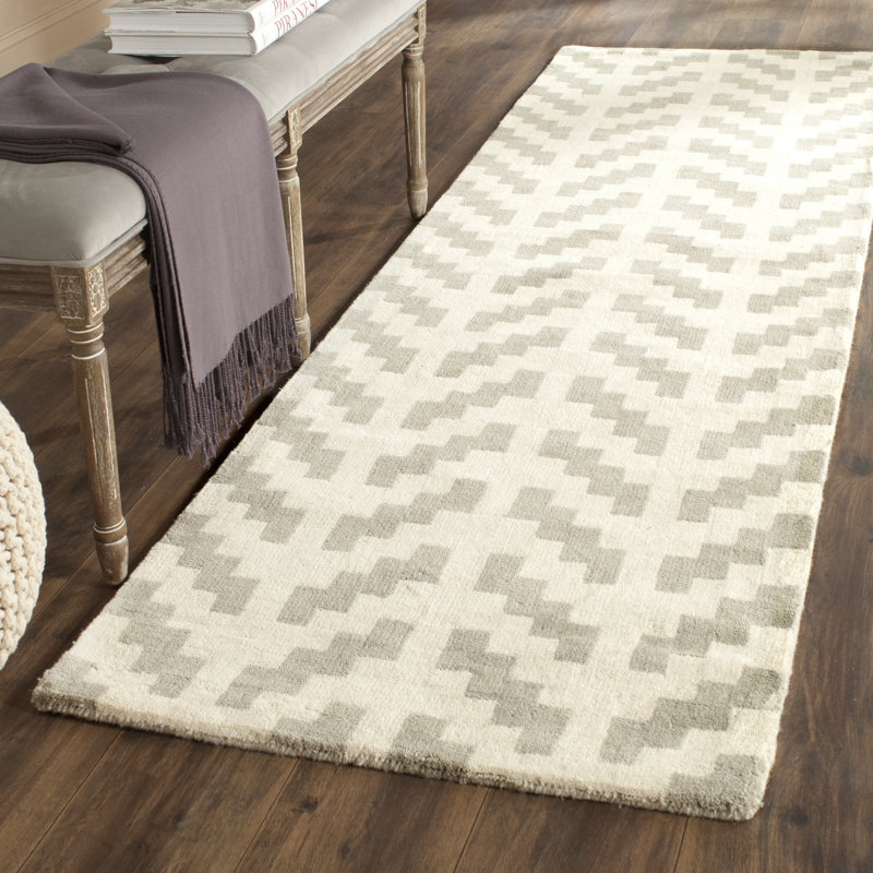 Sanyla Hand Tufted Wool Chevron Rug, Runner 2'6" x 8'