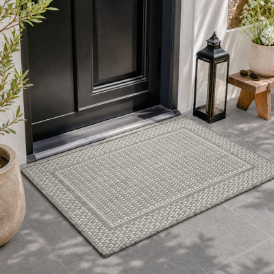 Geometric Gray/White Indoor/Outdoor Area Rug