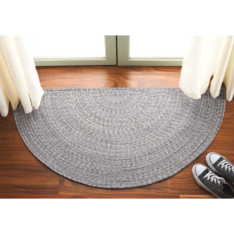 Tapis gris foncé / gris clair tissé à la main Trogdon, Demi-lune de 2 pi x 4 pi