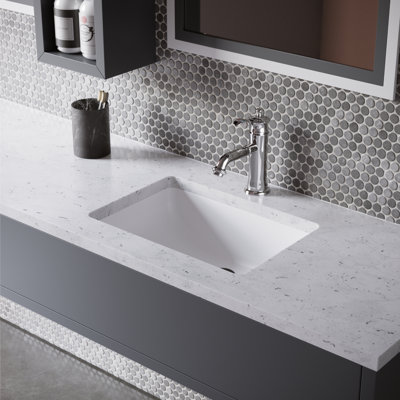 Single-handle Bathroom Faucet with Drain Assembly