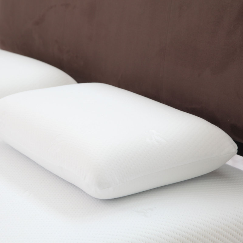 Medium Memory Foam Cooling Gel Pillow with Polyester Cover