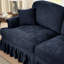 Canapé-lit bleu à 3 places avec chenille douce, dossiers en forme de fleur, dossier à coussin incurvé, accoudoirs évasés, jupes à plis à volants amovibles et repose-pieds mobiles, conception polyvalente segmentée,