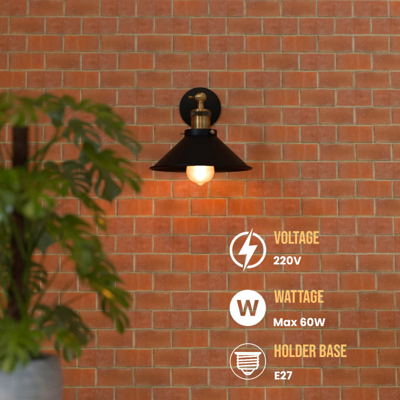 Chaparro Armed Sconce