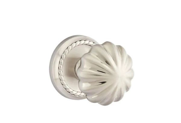 Ensemble de mortaise intérieure Emtek Passage avec rosette en corde et bouton Melon (droit), Satin Nickel