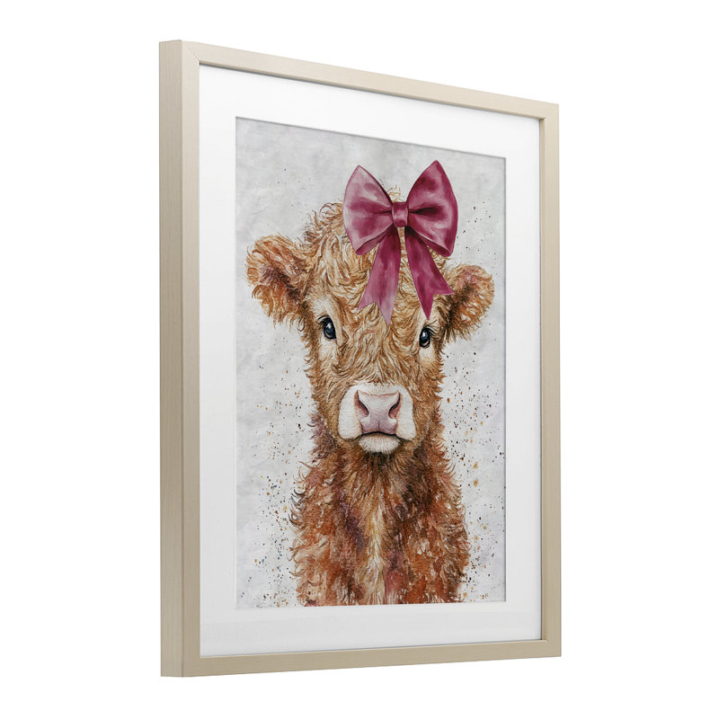 Coquette Highland Cow, reproduction encadrée sous verre, design par Nina Blue, H 21 po x l 17 po, Cadre de récolte en pin