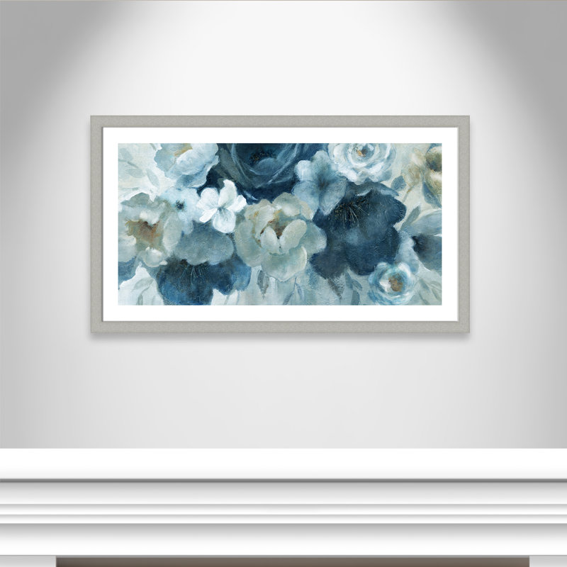 Fleurs bleues - peinture encadrée, Encadrement argent brossé, H 27 po x l 47 po x P 1,25 po