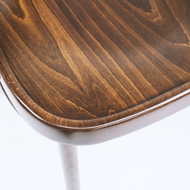 Fauteuil série 23, Noyer