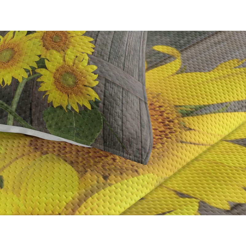 Flower Farmhouse / Country Polyester Coverlet