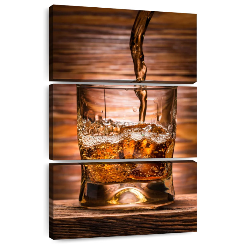 Whisky coulé sur verre, H 50 po x l 32 po